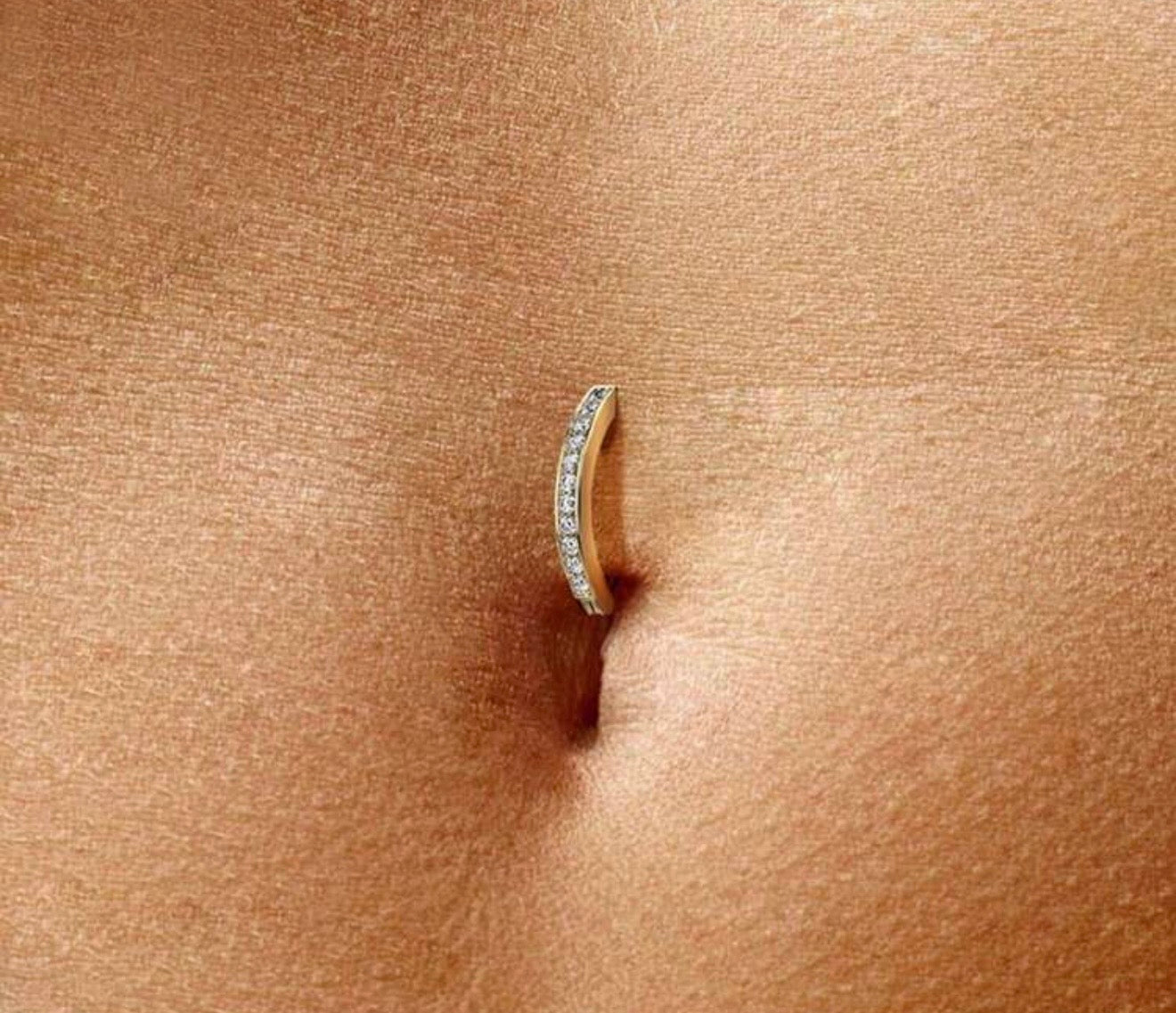 Piercing de acero inoxidable dorado